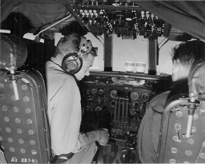 da_ragan07_1008_r1.jpg Plane Commander and Co-Pilot