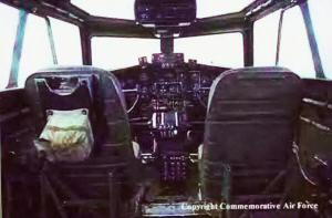 pb-1w_cockpit2_tn.jpg